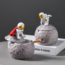 Load image into Gallery viewer, The Astronaut Ashtrays
