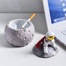 Load image into Gallery viewer, The Astronaut Ashtrays
